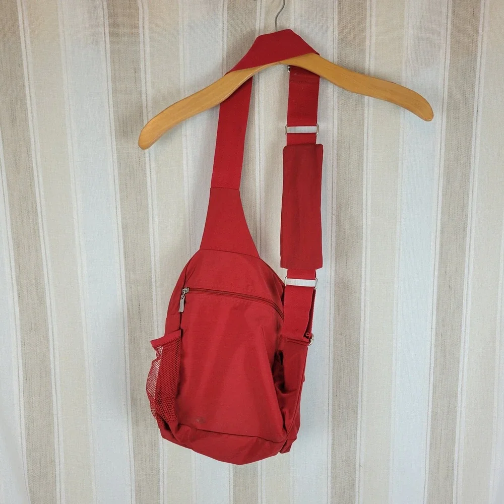 Baggallini Sling Crossbody Bag Purse Backpack Nylon Red One Strap - Picture 11 of 12